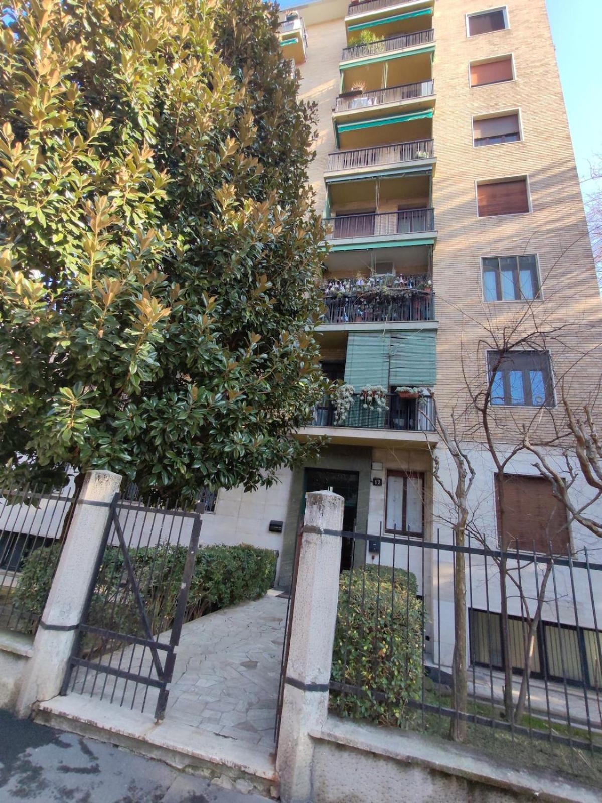 Verdi Milano Esterno foto